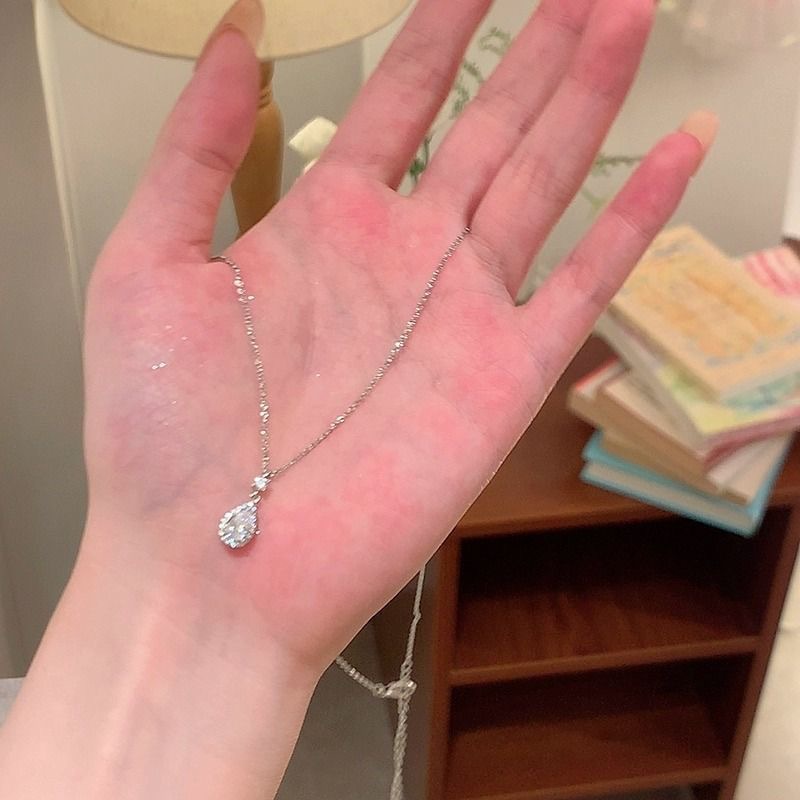 Water Drop Titanium Steel Necklace for Women 2026 New Style Light Luxury Versatile Pendant Niche Internet Celebrity Zircon Clavicle Chain Jewelry Customization