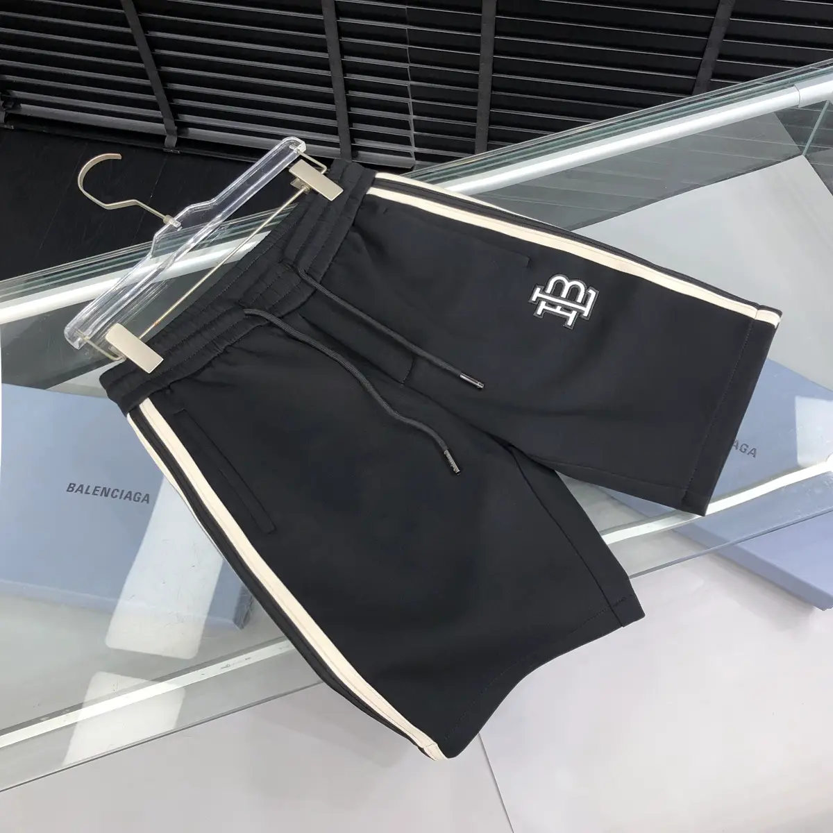 2025 Summer Classy Patchwork Webbing Stripes Embroider Athleisure shorts Men's Light Luxury Beach Half Length Medium Pants