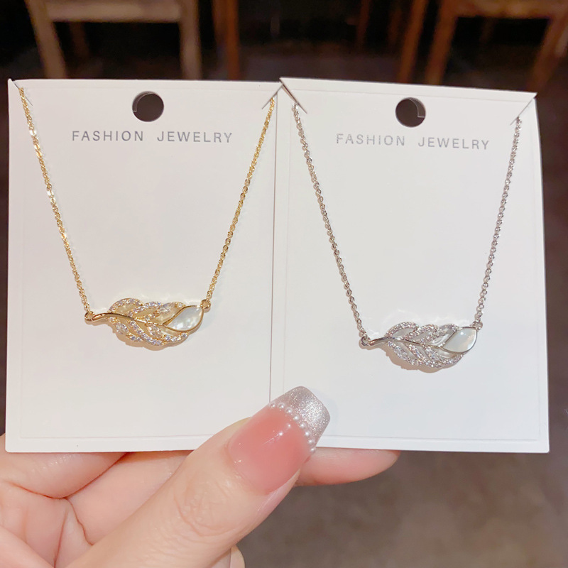 Niche Design Sense Diamond Fritillaria Leaf Necklace 2024 New Elegant Fashion Simple All-match Clavicle Chain Necklace