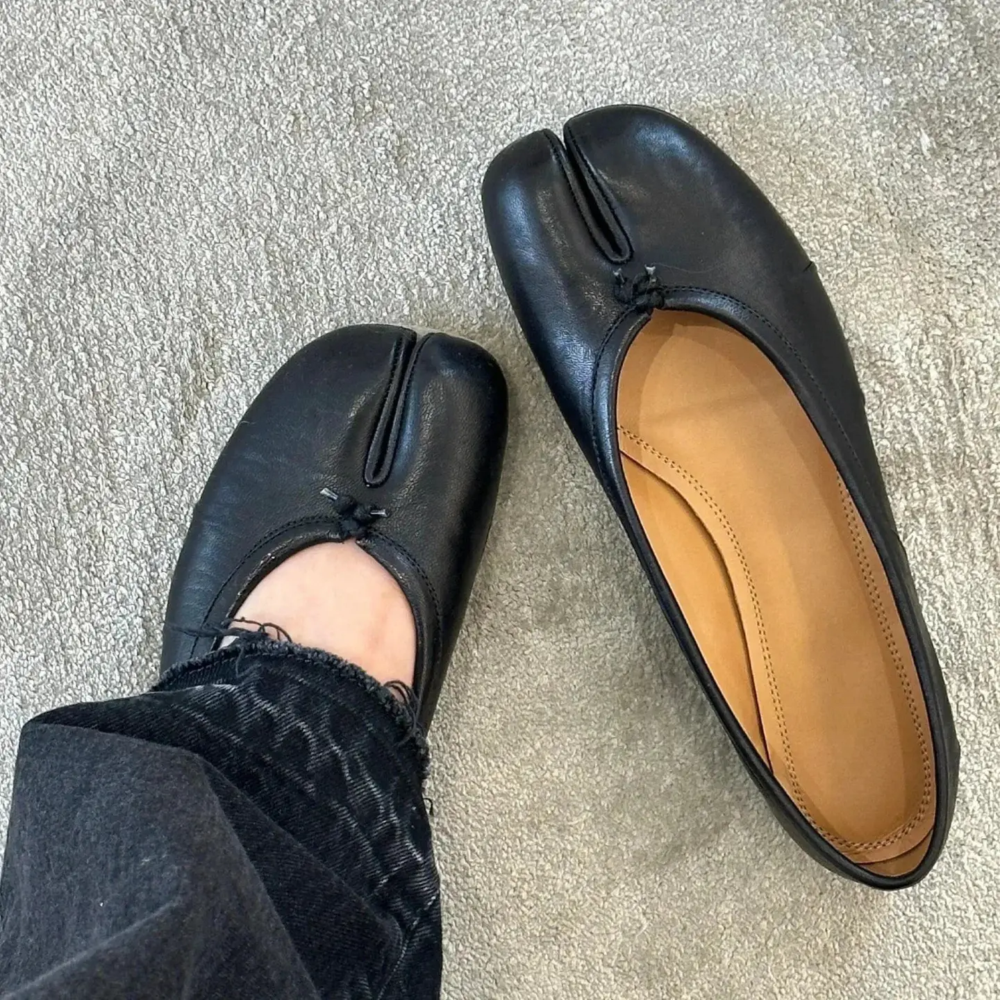 分趾鞋女黑色平底褶皱芭蕾中跟单鞋