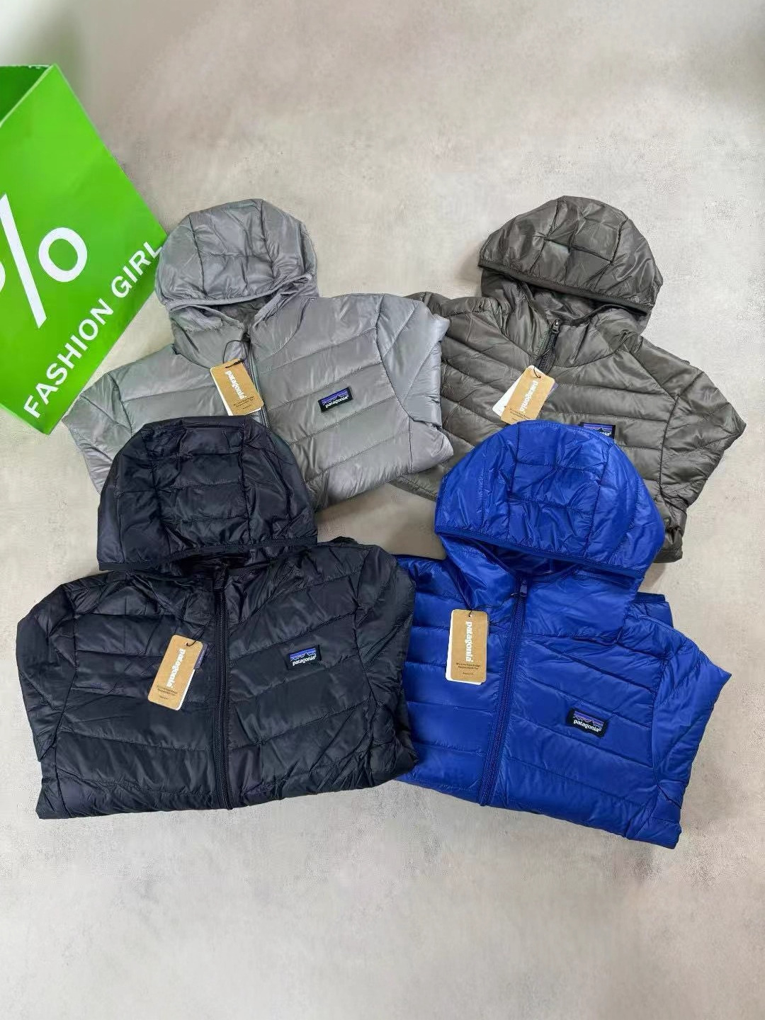 Pat Bata Hooded Lightweight down Jacket Classic Versatile Jacket Coat Couple Trend QC-Foto von 1688 auf Qualit.ly