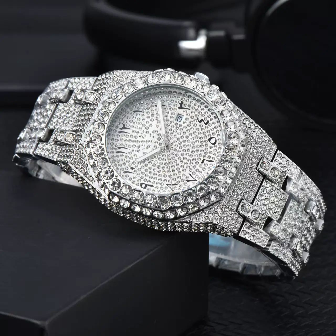 2025 explosive foreign trade commodities full of diamond British fashion watches high quality explosive watch manufacturers one piece generation