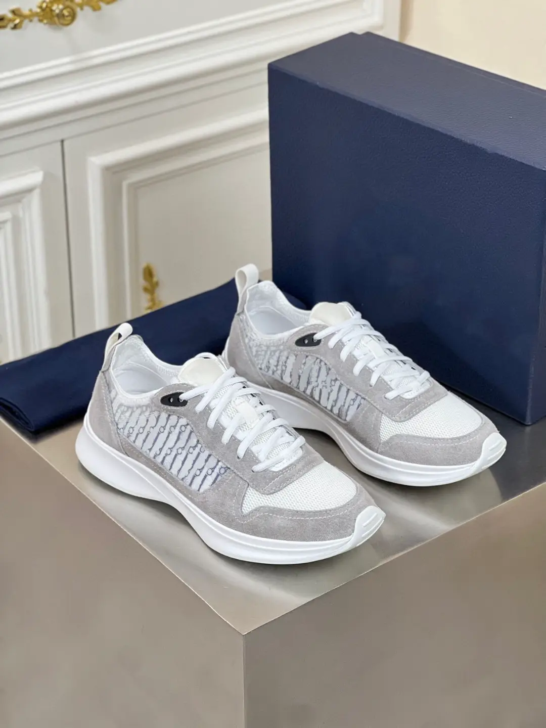 Top Board Summer Fashion Mesh Stitching Low-top Thick Bottom Increased Round Head Sports Casual Lace-up Shoes Running Shoes