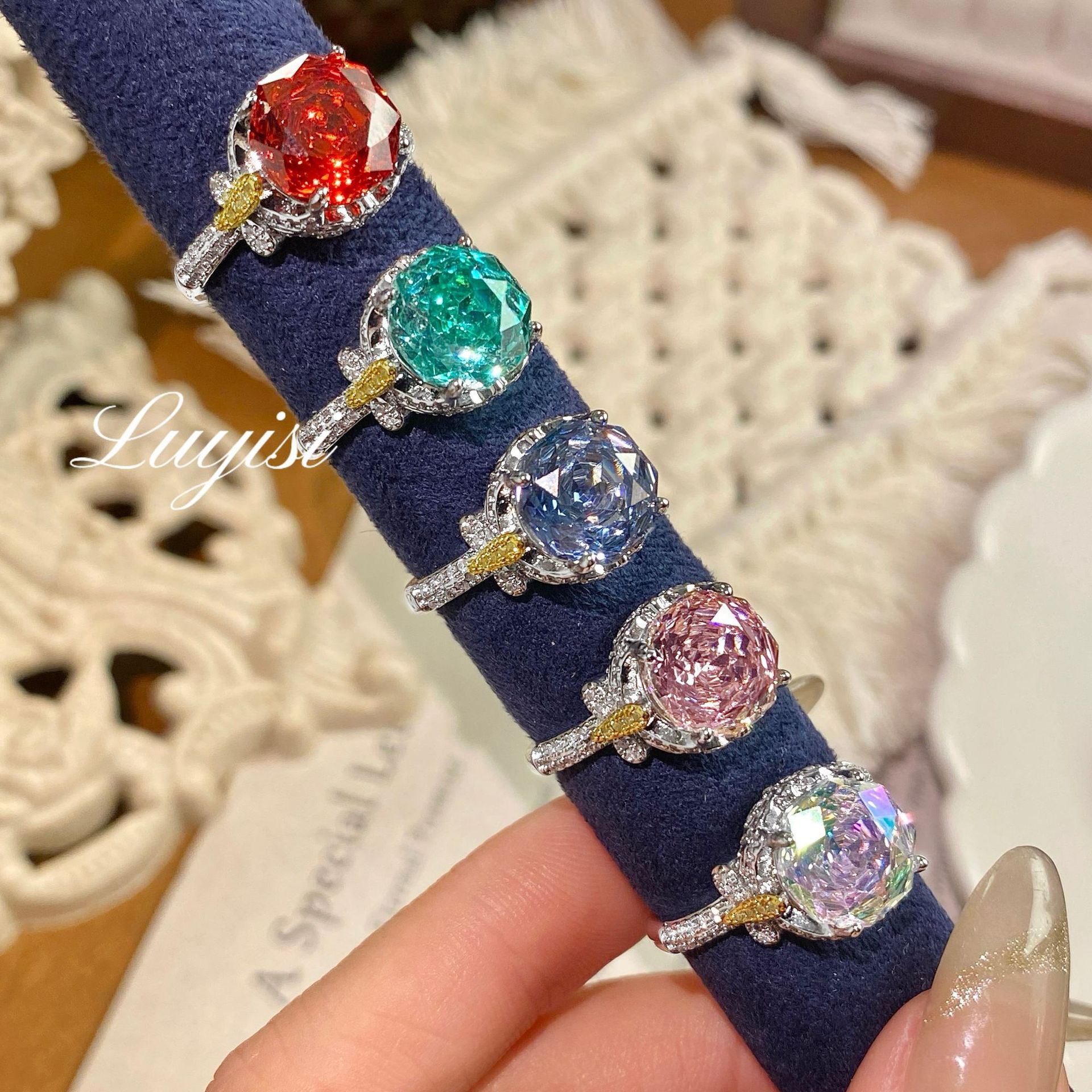 High-grade Octagonal Millennium Rose Cut Green and Purple Ring Women's Rose Butterfly Inlaid with High Carbon Diamond Tan San Blue Ring