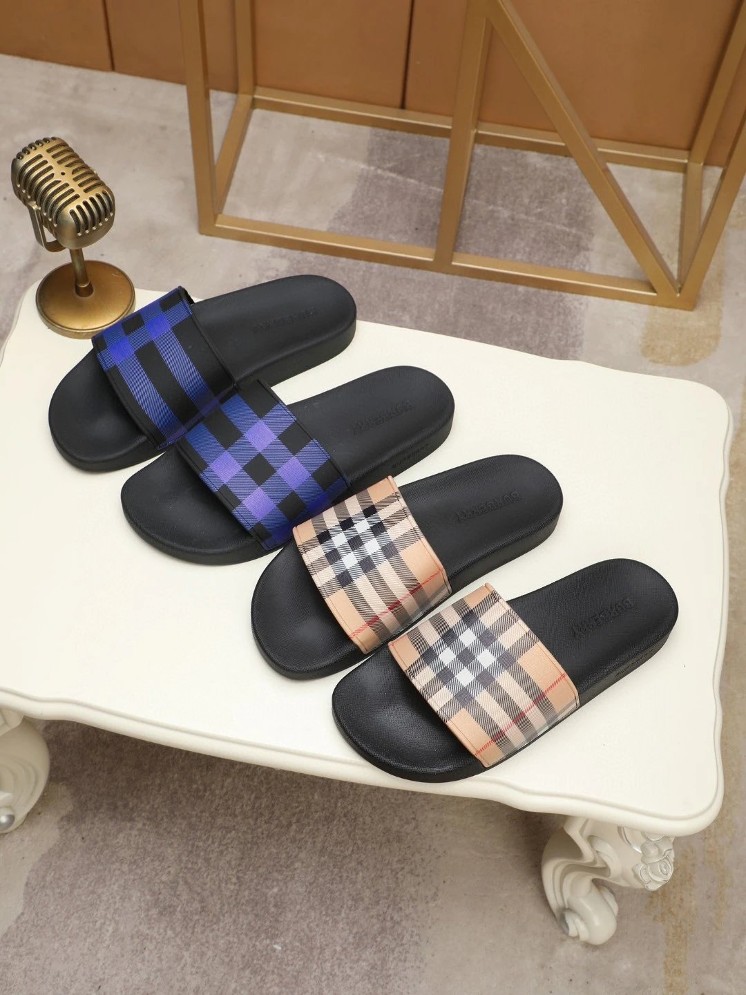 Burberry Slides QC photo from WEIDIAN on Qualit.ly