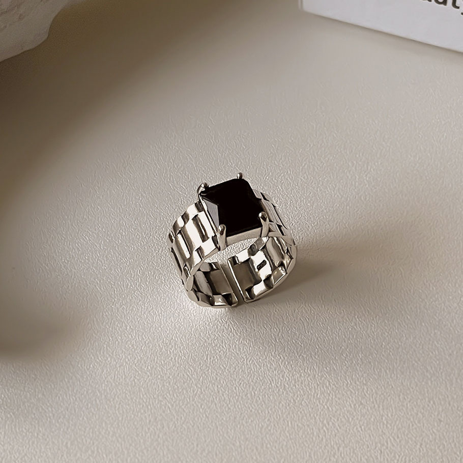 New Korean version of the rectangular black white stone strap ring personality INS Wind hollow fashion inlaid stone finger ring wholesale