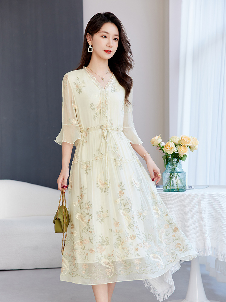 High-End Heavy-Duty Embroidery Silk Dress for Women, 2026 Summer New Style, V-Neck, Waist-Cinching, Slimming, Mulberry Silk Mid-Length Dress