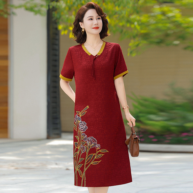 New Mid-length Embroidered dress 2025 Women's Summer Elegant Loose plus size Stylishness Mother Straight Skirt for Children