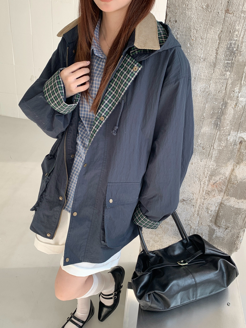 Gagd High-Quality Barn Style Plaid Patchwork Workwear Trench Coat for Women, New Vintage Style for Petite Figures, Spring 2026