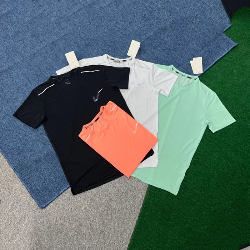 Nike Running Dri-FIT Short-Sleeved Sportswear
