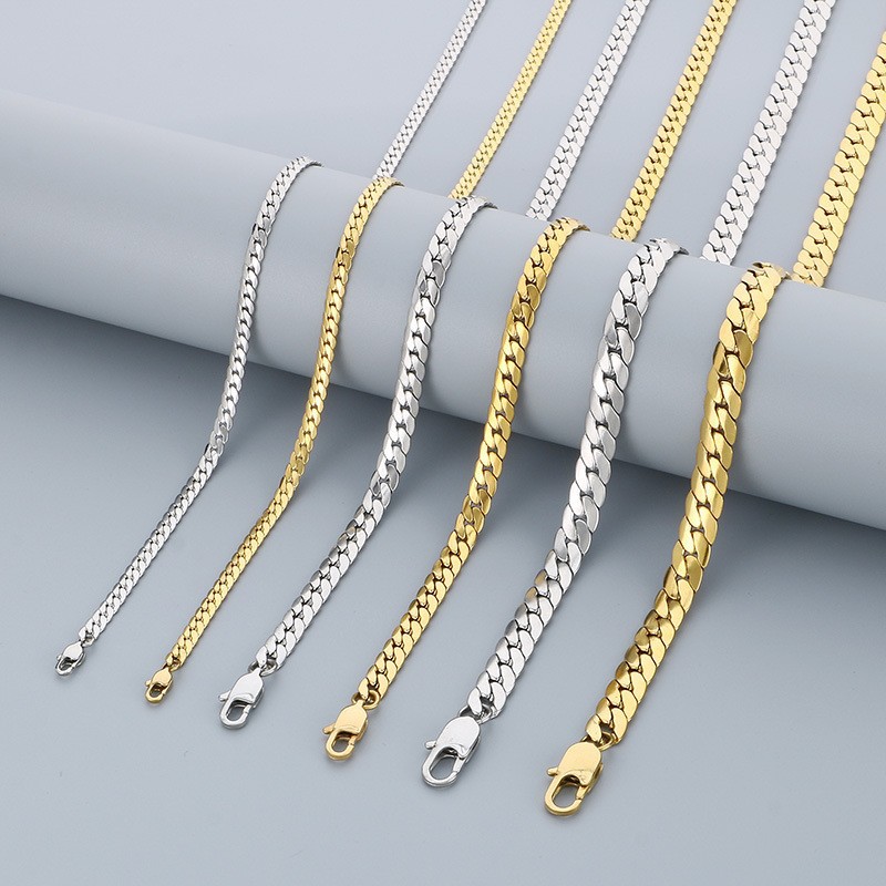 Titanium Steel Plain Chain Japanese Buckle Flat Nk Chain Women's Necklace Ins Style Stainless Steel Figaro Chain Handmade 18K Gold Chain Decoration
