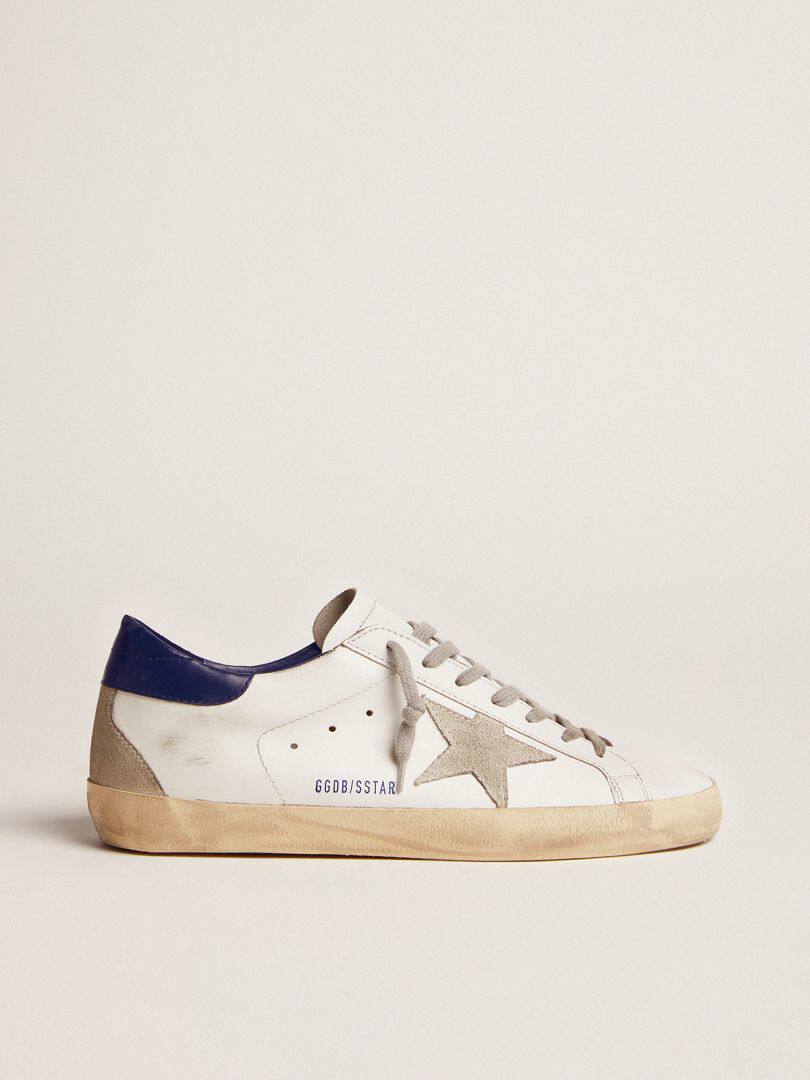 2022 New Style White Sneakers, Flat-Soled, Vintage Round-Toe, Casual Lace-Up, Star Design, Korean Style, Distressed Shoes for Young Men and Women