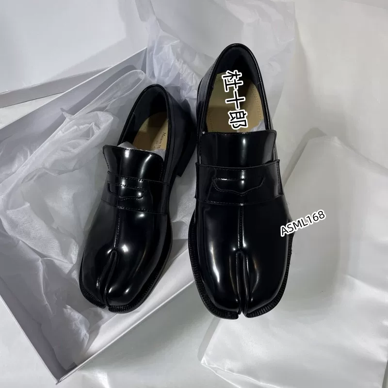 Maison Margiela Tabi Loafers Black