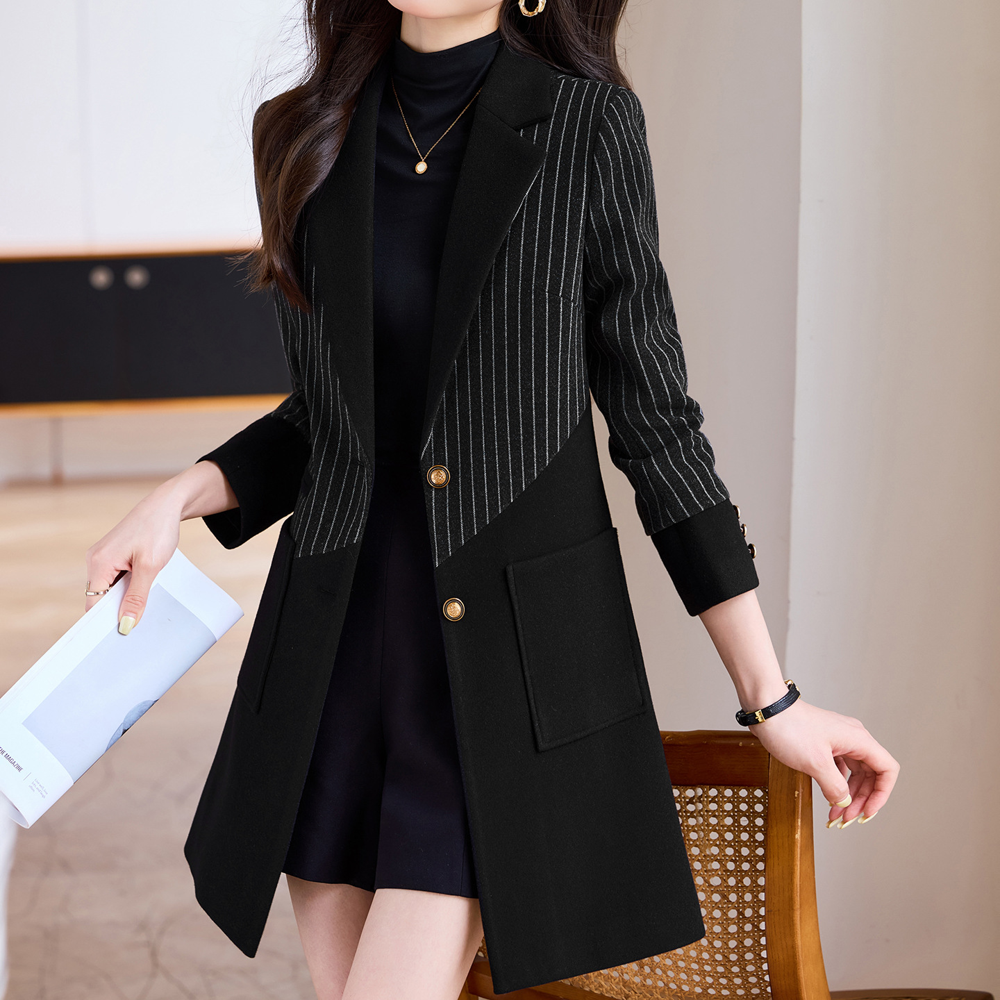 Dark Gray Striped Wool Coat for Women, Mid-Length, 2025 Autumn and Winter, High-End Style, Petite Wool Coat, Plus Size