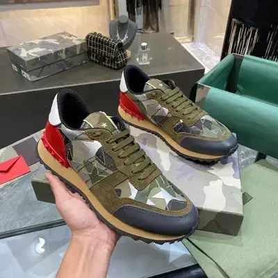 In-Stock Designer Sneakers Unisex Camouflage Studded Casual Shoes Mesh Casual New High Version