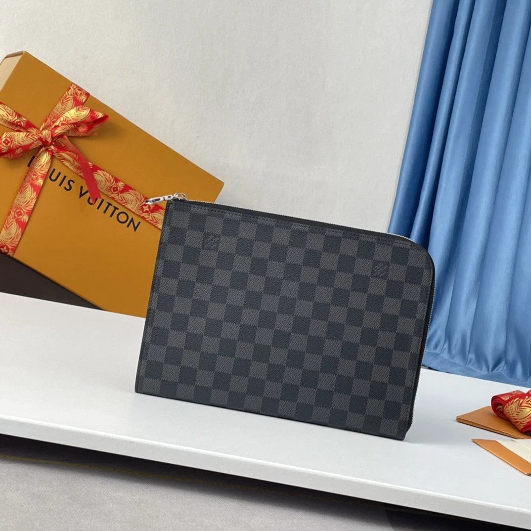 Louis Vuitton Damier Graphite Clutch Foto QC de WEIDIAN na Qualit.ly