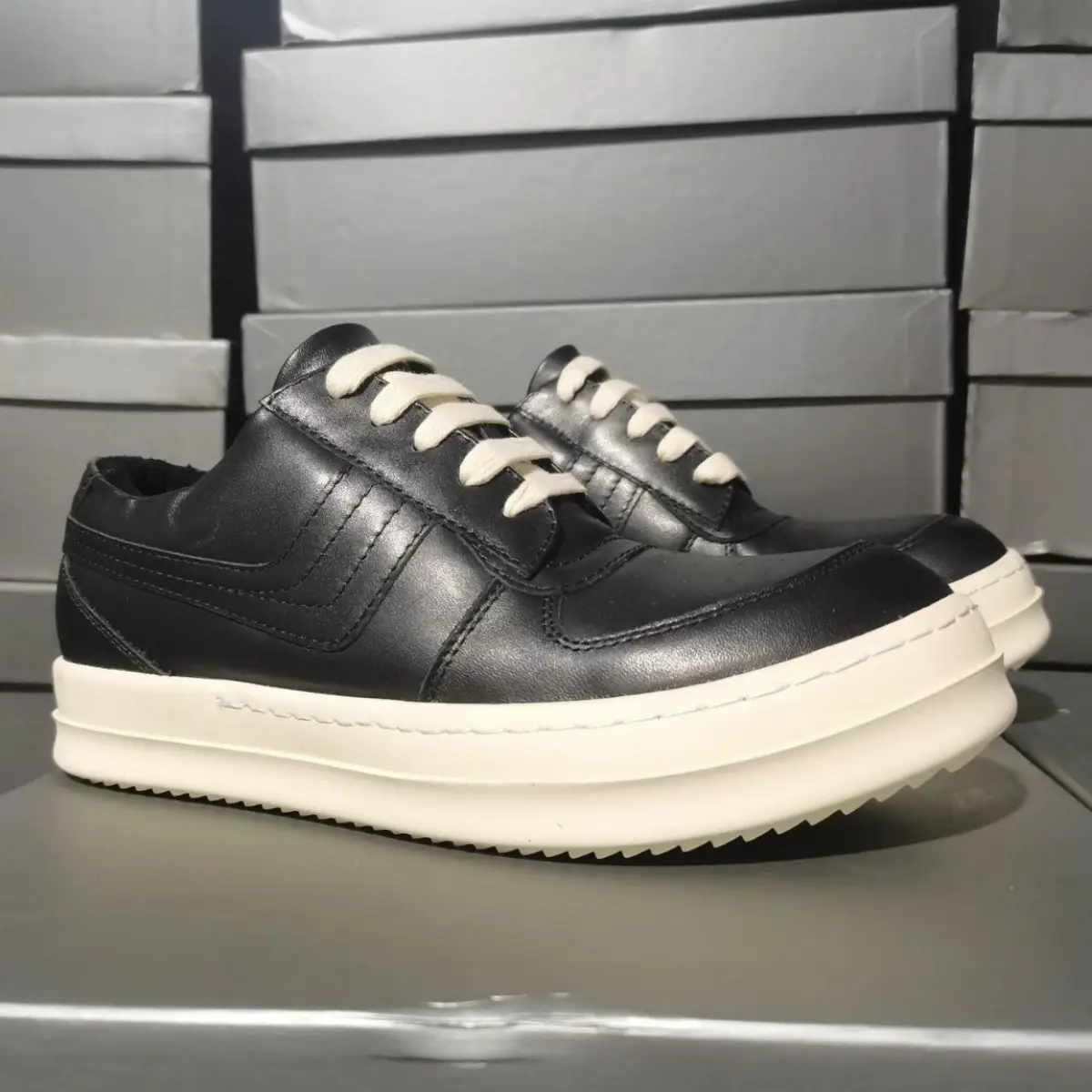 European and American 2025 In-Stock New Men's Low-Top Shallow Mouth Cowhide Large Hook Round-Toe Thick-Soled Height-Increasing Casual Men's Sneakers