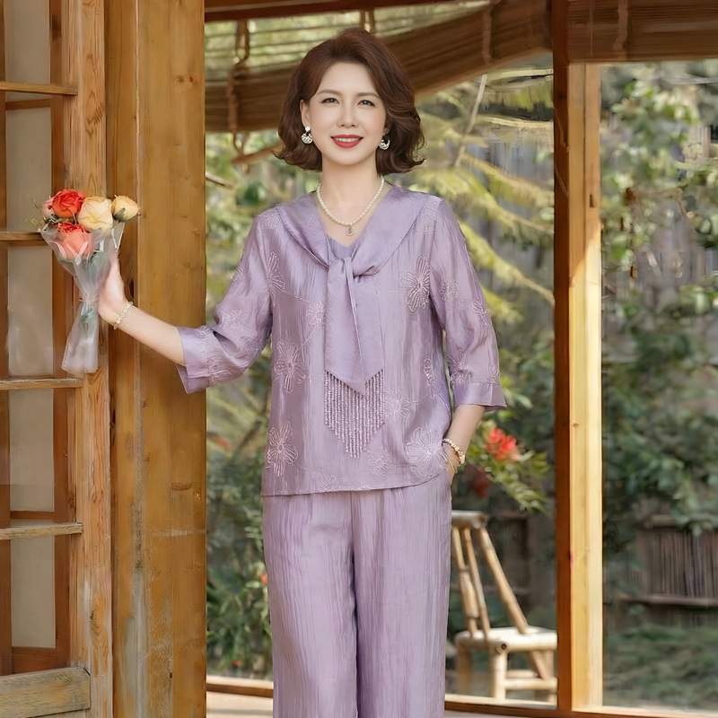 Young Mom's Stylish Seven-Quarter Sleeve Thin Set with Wide-Leg Pants, Fashionable Short-Sleeve Shirt, Loose Fit, and Figure-Flattering Two-Piece Set