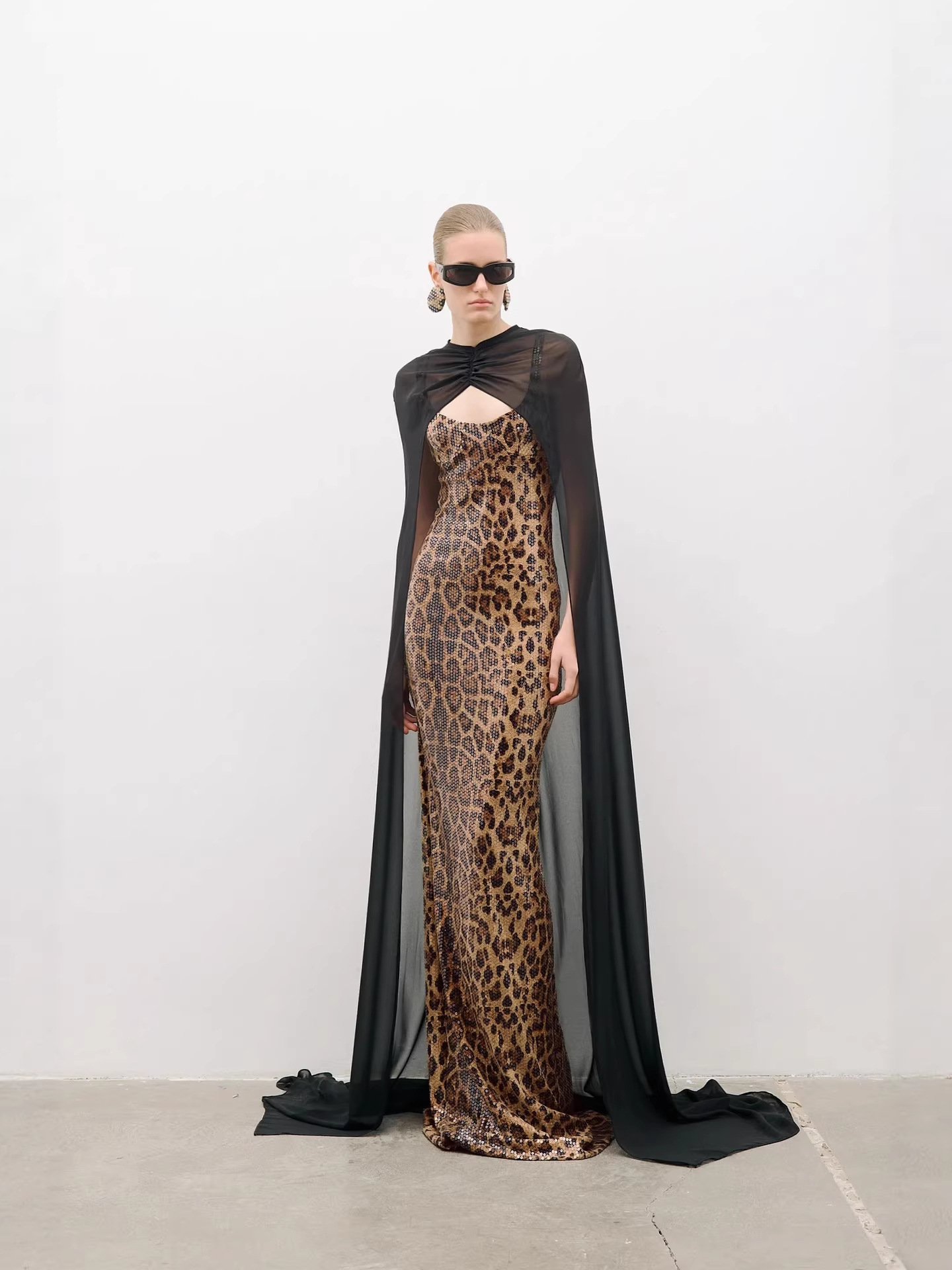 In Stock | European and American Elegant and Sexy Leopard Print Suspender Dress, Black Chiffon Cape Two-Piece Long Dress.