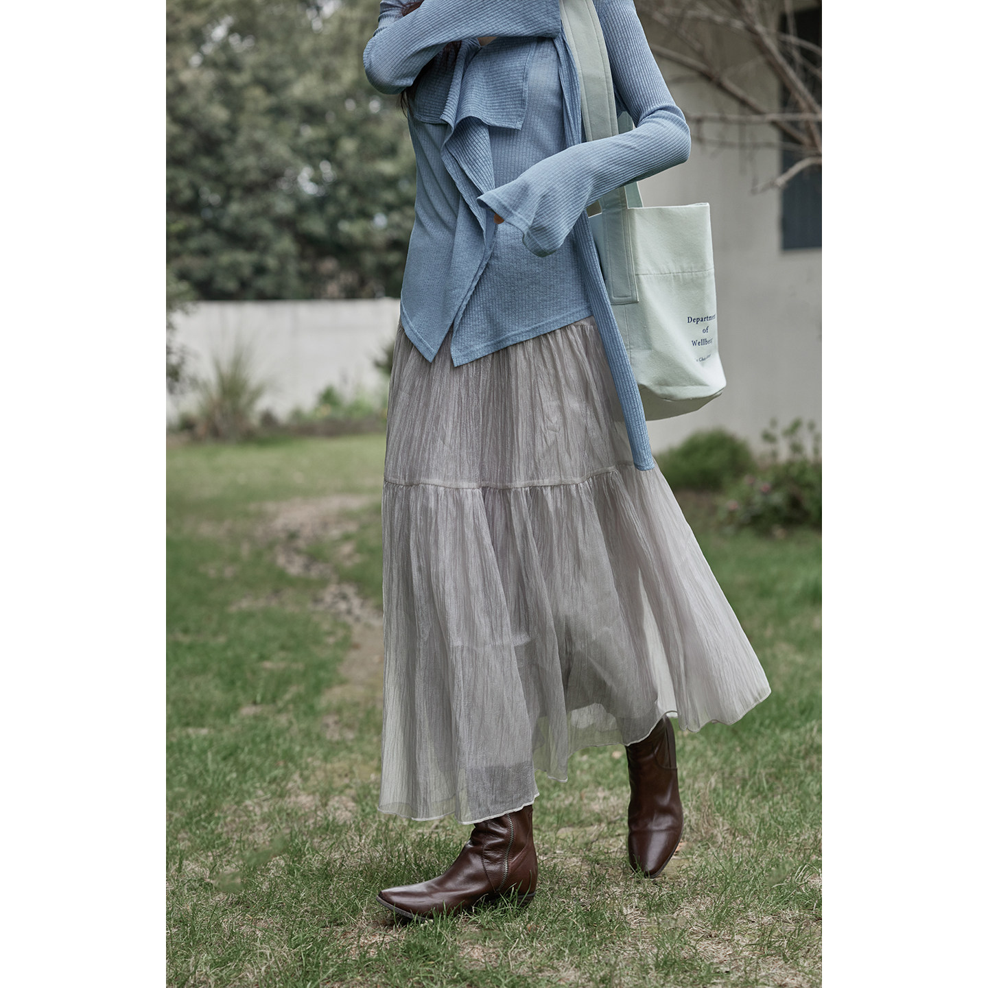 Ximeng 2026 New Early Spring Korean-Style Beautiful and Stylish Skirt with Unique Design, Long Gray Straight Skirt