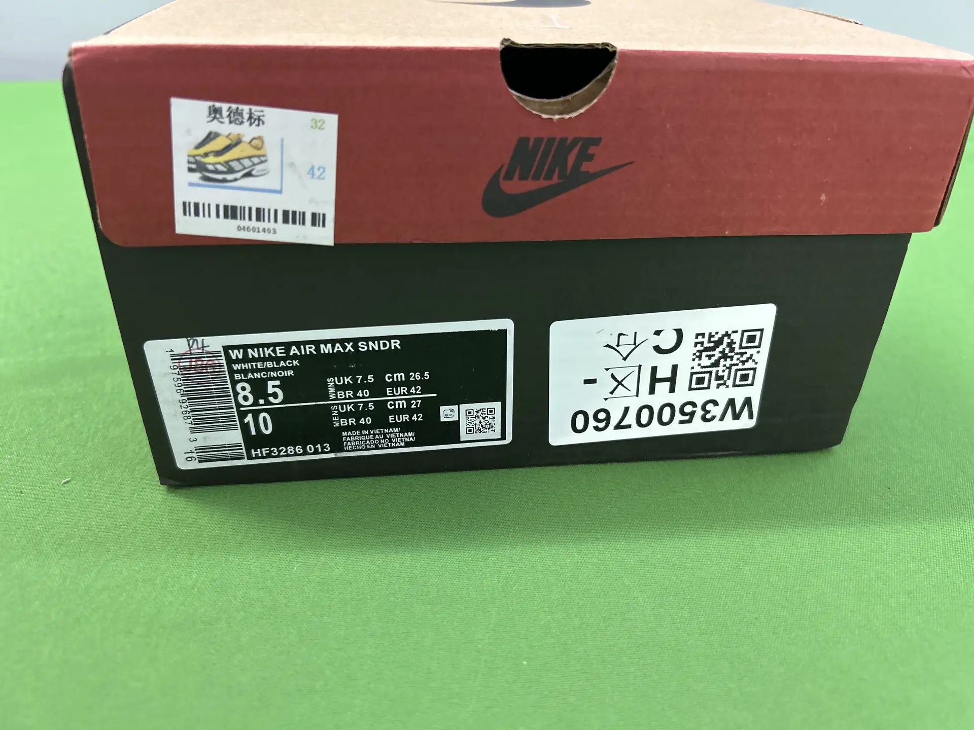 Nike Air Max SNDR White/Black casual running shoes