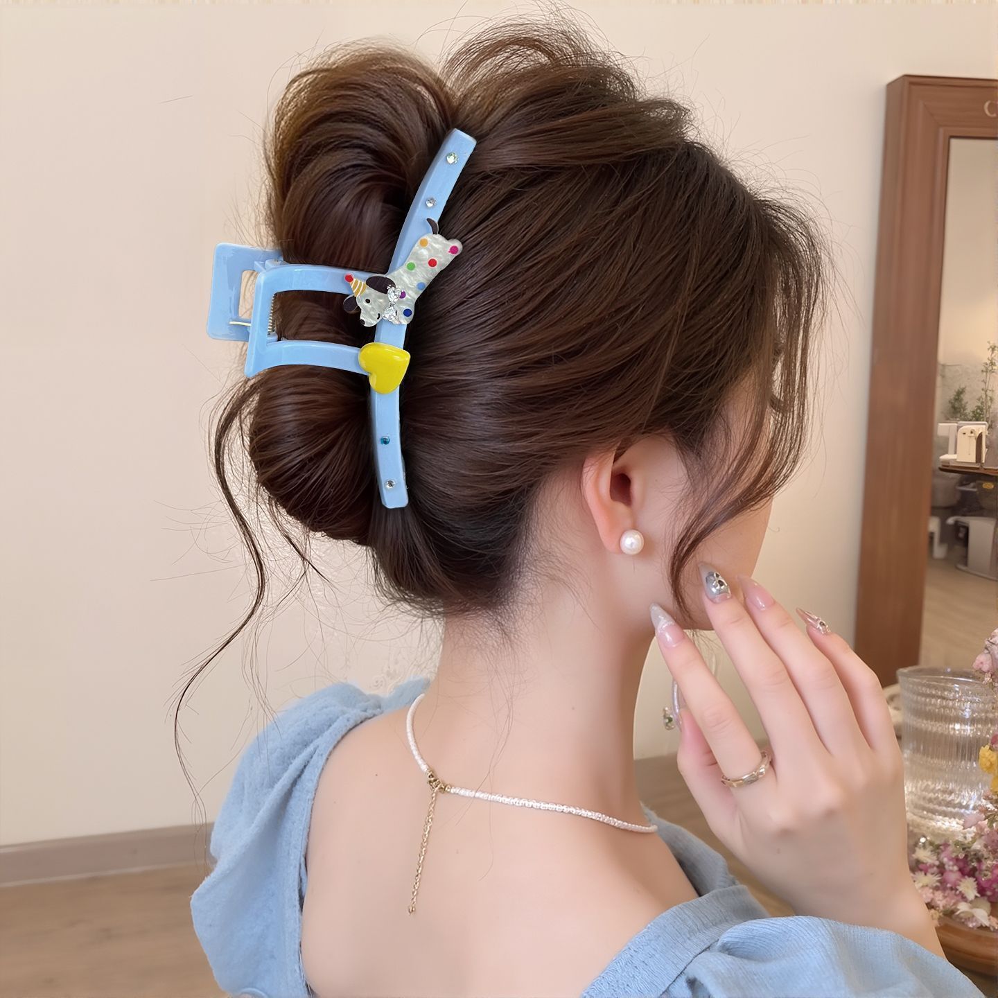 Cute Cartoon Hair Accessory Puppy Shark Clip Large Hairpin for the Back of the Head, High-End Hair Claw for Trendy Girls