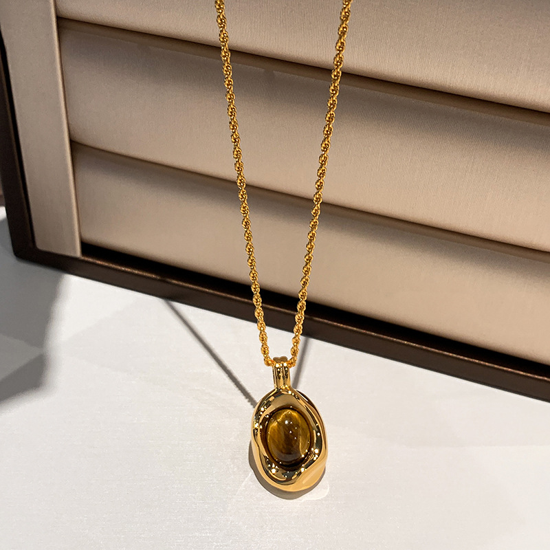 Real Gold Electroplated Artificial Tiger Eye Pendant Necklace Maillard Fashion Autumn and Winter Woolen Chain Retro Elegant Jewelry for Women