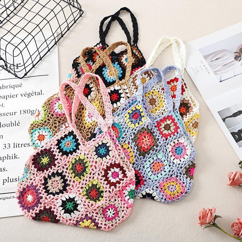 Grandma's Handmade Crocheted Wool Hand-held Wrist Bag Casual Travel Travel Retro Cut Out Bag