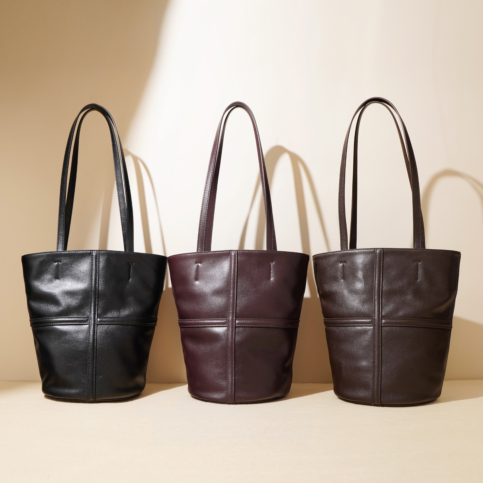 New Style First-Layer Cowhide Handbag for Women, Fashionable and Stylish, Single-Shoulder Crossbody Bag, Large Capacity Casual Bucket Bag