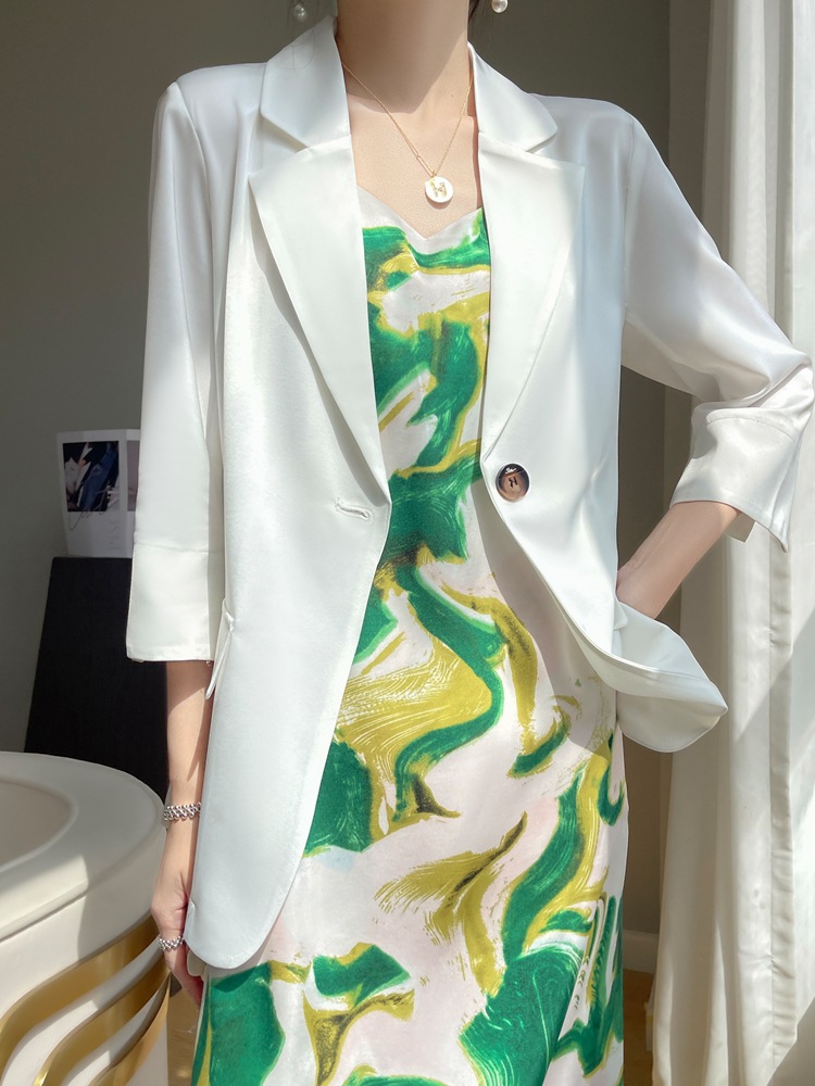 2026 New Style Women's Lapel Blazer, Spring and Autumn Loose Fit, Slimming, Elegant, Professional, Versatile Small Suit