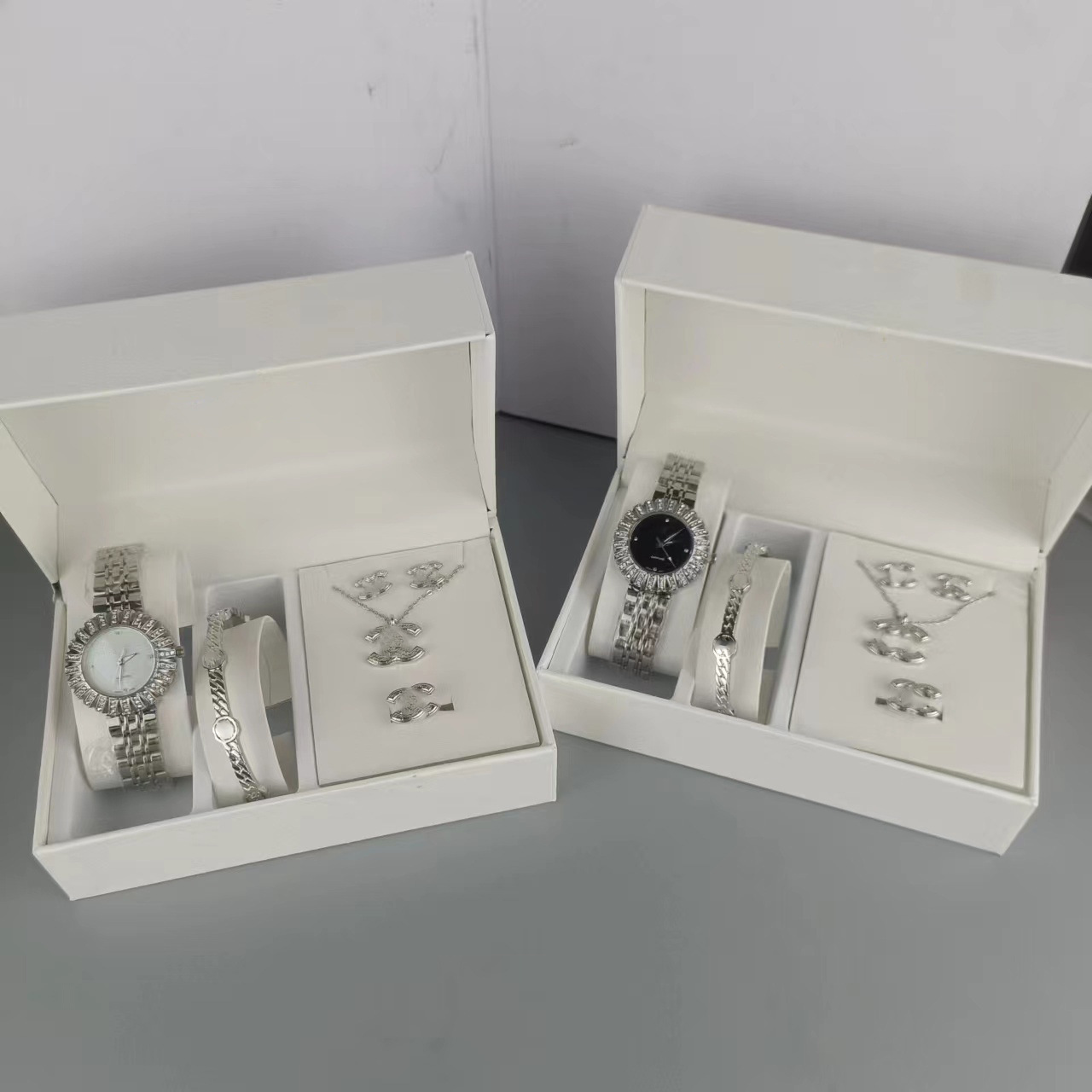 Watch Jewelry Five-Piece Set Flower Shape Fashion Watch Waterproof Steel Band Simple and Exquisite Diamond Ladies Watch