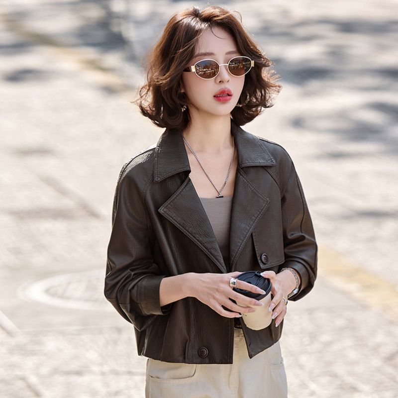 Suit Collar Leather Jacket for Women, 2026 Spring European Style, Fashionable Short Design with Pleated Details, Elegant and Versatile Top