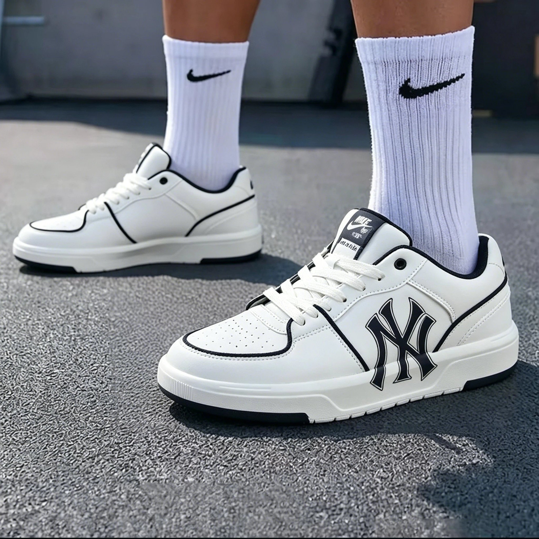 Putian — No delays in package pickup. Best-selling ML Korean-style Yankees autumn men’s shoes with built-in height lift, NY skate shoes, school uniform style, versatile casual sports shoes for both men and women.