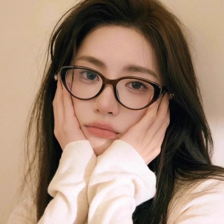 Ultra-light glasses frame cat's eye high-end Internet-famous atmosphere 1270 Korean-style fashion personality autumn and winter women's fashion ins