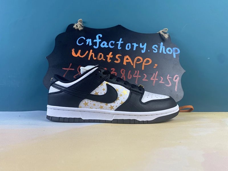 H40CN N1KE SB Dunk Low Supreme Stars Black (2021)-DH3228-102