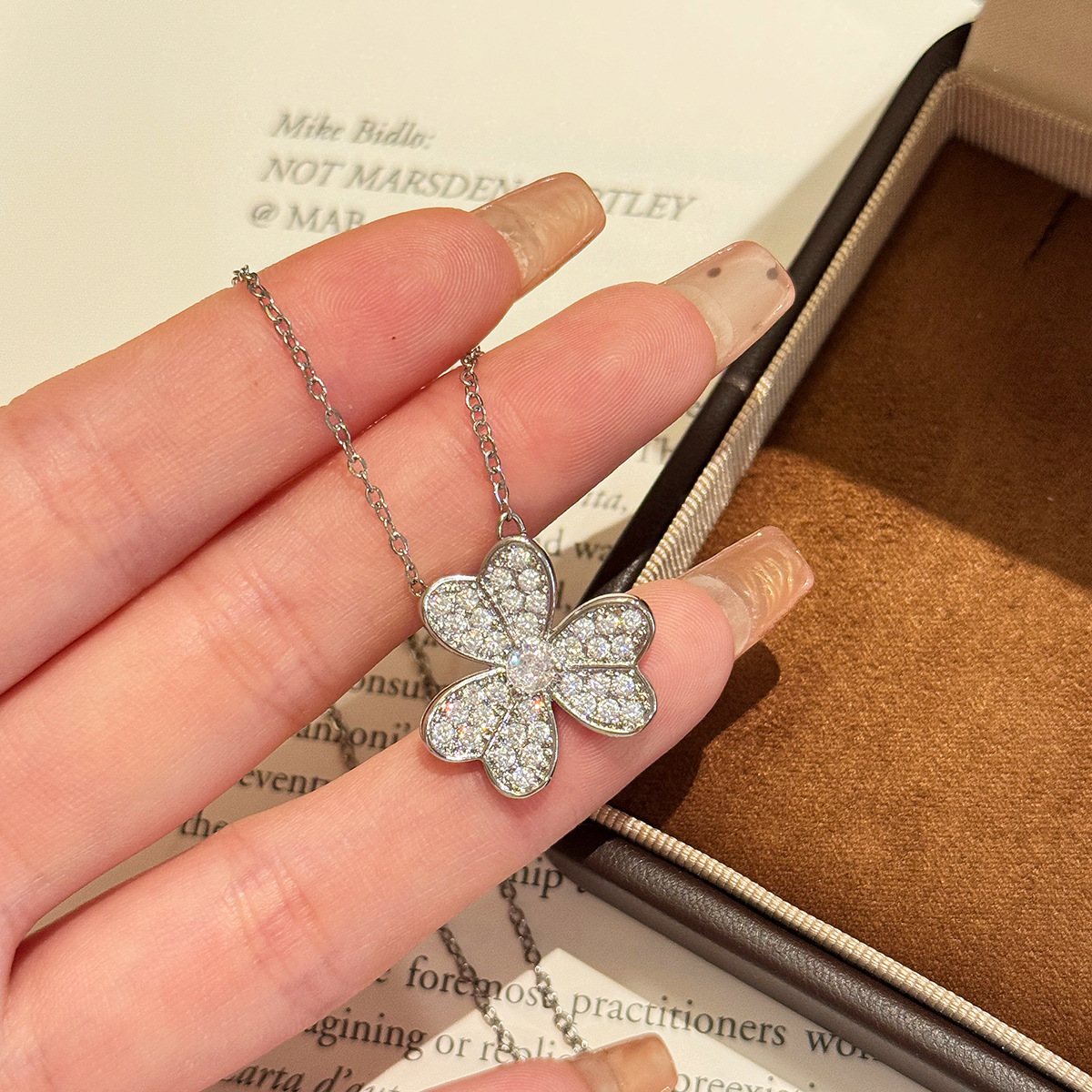 Lucky Clover Petal Full Diamond Clover Necklace 2026 New Style Light Luxury Exquisite High-End Clavicle Chain Jewelry Customization