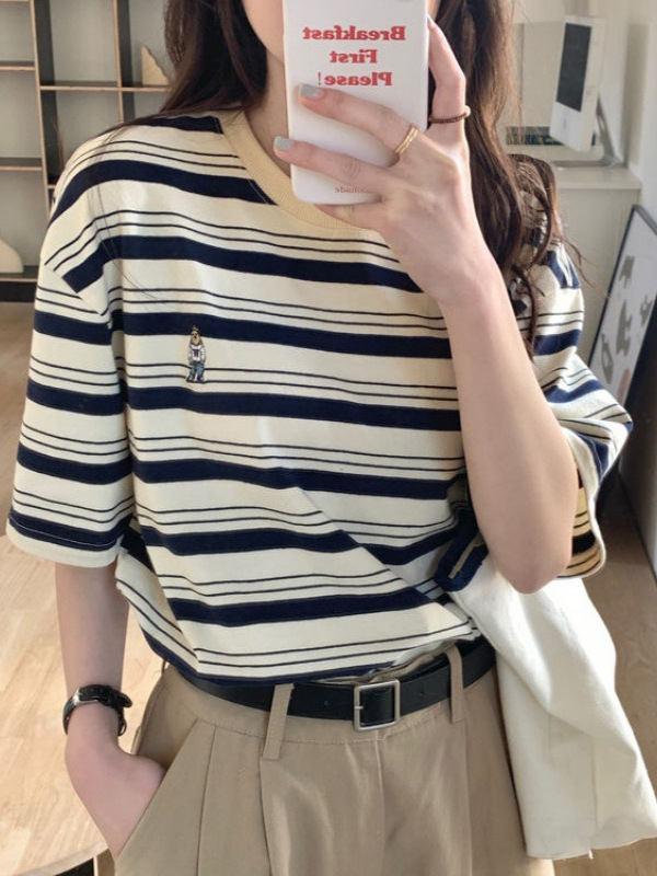 Retro Style Stripesd Short-Sleeved T-Shirt for Women Summer 2026 New Ins Trendy T-Shirt Comfortable Breathable Versatile Half-Sleeved Top