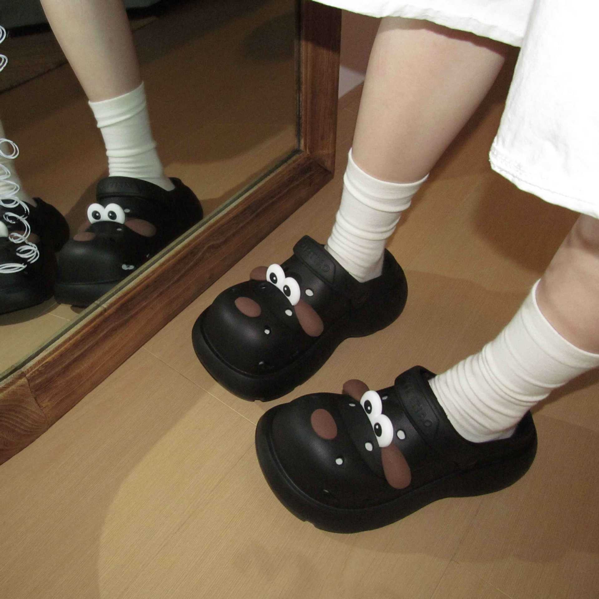 Outdoor Casual Thick-Soled Beach Toe-Toe Sandals and Slippers, Fun Big-Eyed Dog Summer New Student Ladies' Clogs