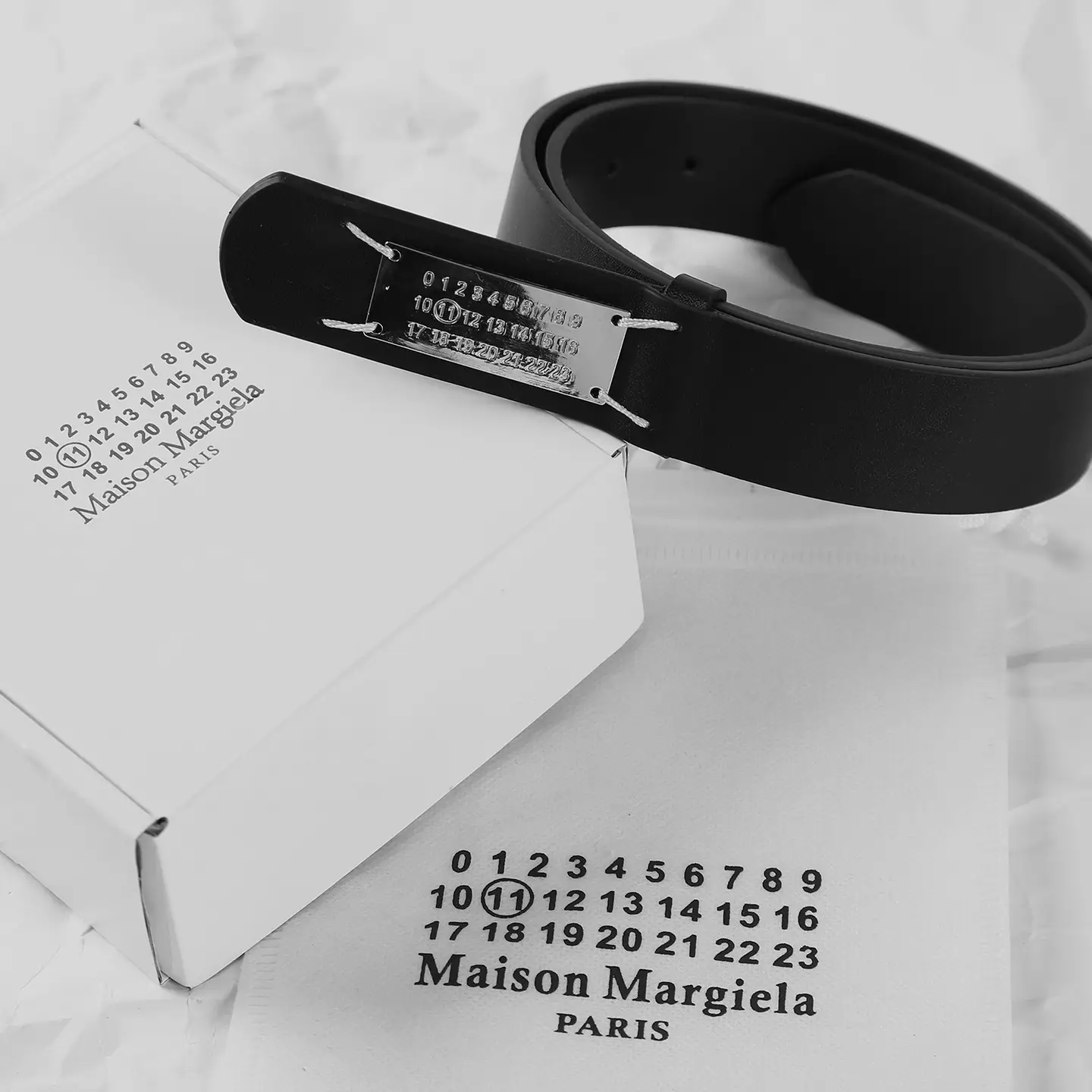 Europe and the United States tide brand designer models metal label simple belt