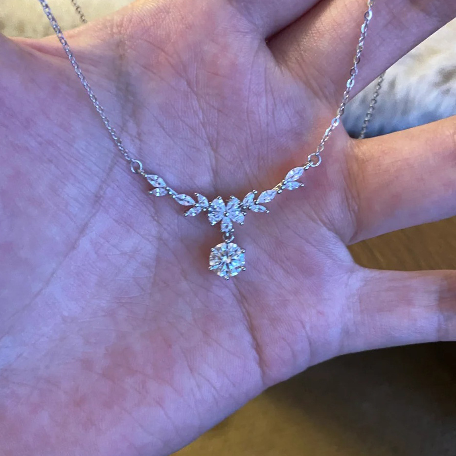 Brilliant Flower Wheat Spike Necklace 2026 New Light Luxury Niche Design Titanium Steel Non-Fading Clavicle Chain Jewelry Customization