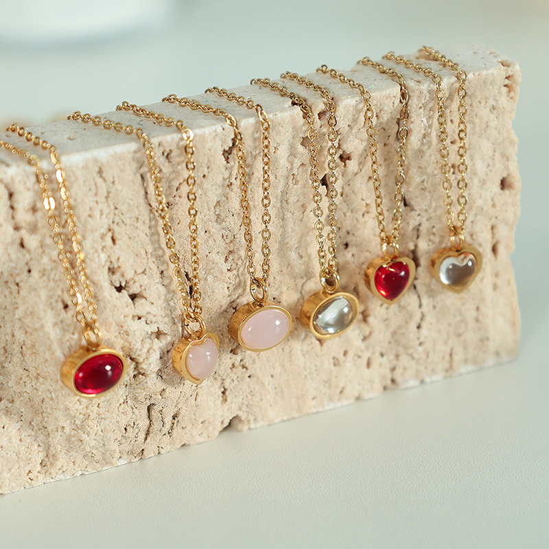 French retro red agate necklace titanium steel clavicle chain niche light luxury design simple all-match temperament new accessories