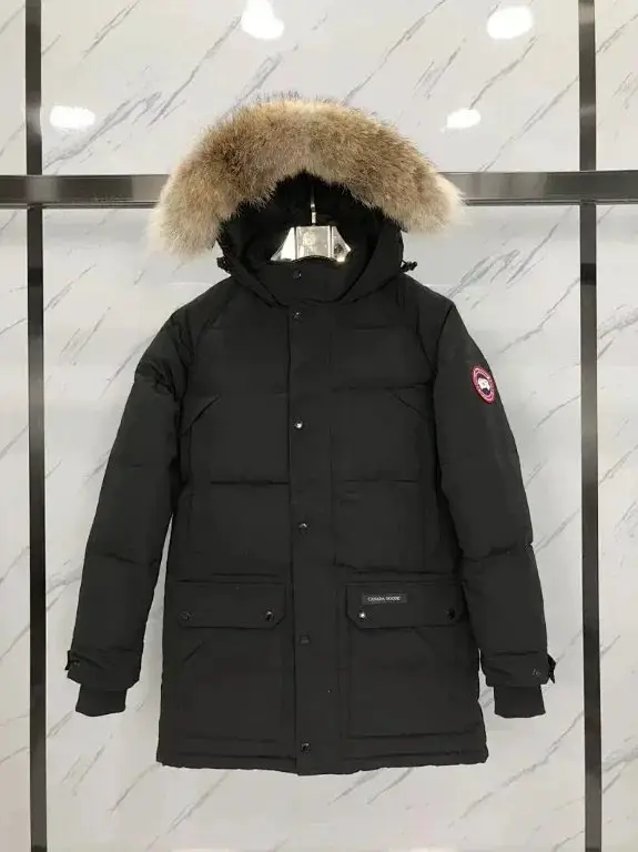 鹅 羽绒服