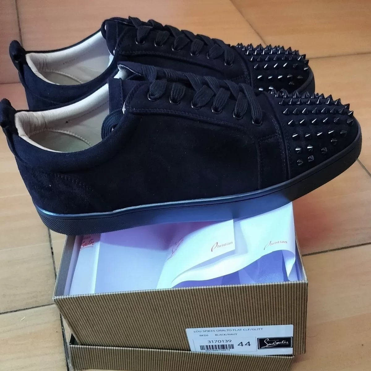 Large Size Export Personalized Studded Cl Men's Shoes with Red Soles, Low-Top Studded Casual Sneakers, Couple Shoes, in Stock at Special Price