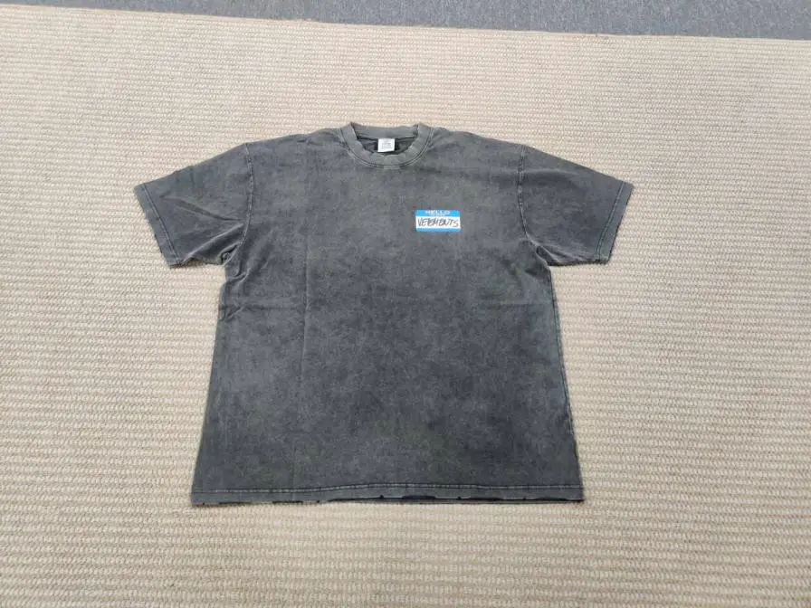 Spot IETEMENTS HELLO Damaged Water Washed Black Blue Label Men's and Women's Loose Extra Large Short sleeved T-shirt