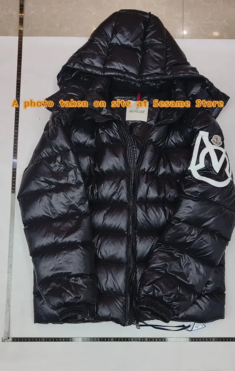 M-C All TOP batch down jackets. M-C are all TOP batch down jackets, not bad cotton jackets. Please leave a message with your height (c-m) and weight (kg), and we will send you the size that fits you (check the link for actual pictures).