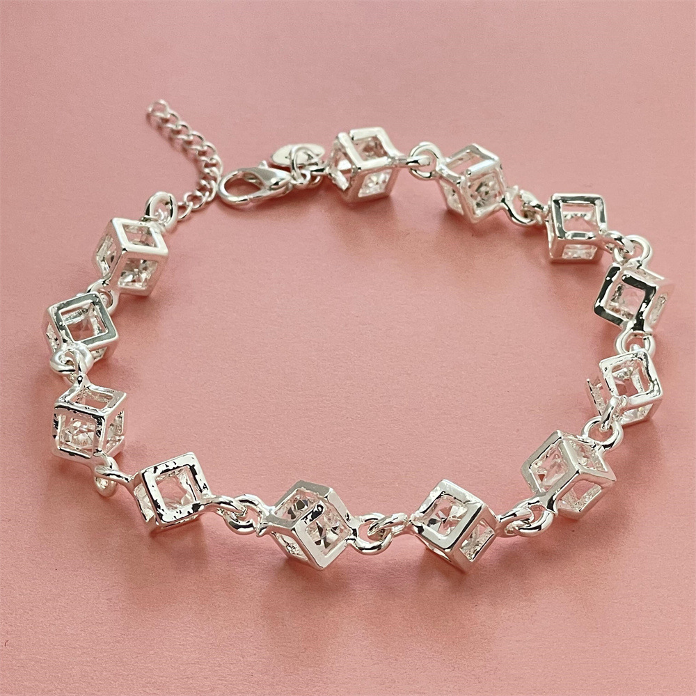 Foreign trade jewelry silver-plated square box bracelet trembles small red book online red popular bracelet in stock wholesale