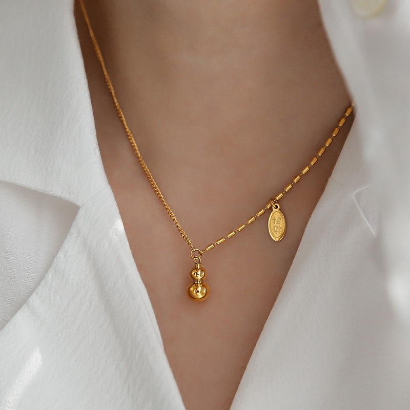 Summer New High-grade Niche Light Luxury Plated 18K Gold Ping An Gourd Necklace Women's Collarbone Chain Necklace Retro Color-free