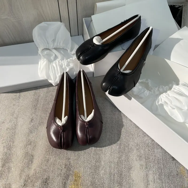 Maison Margiela Tabi Split-Toe Mary Jane Shoes Black