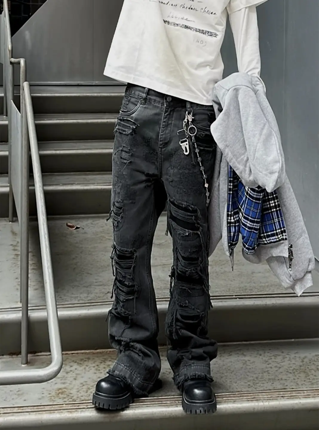 American Ro style heavy industry Boro embroidered destroyed patch straight wasteland dark slim fit boot jeans