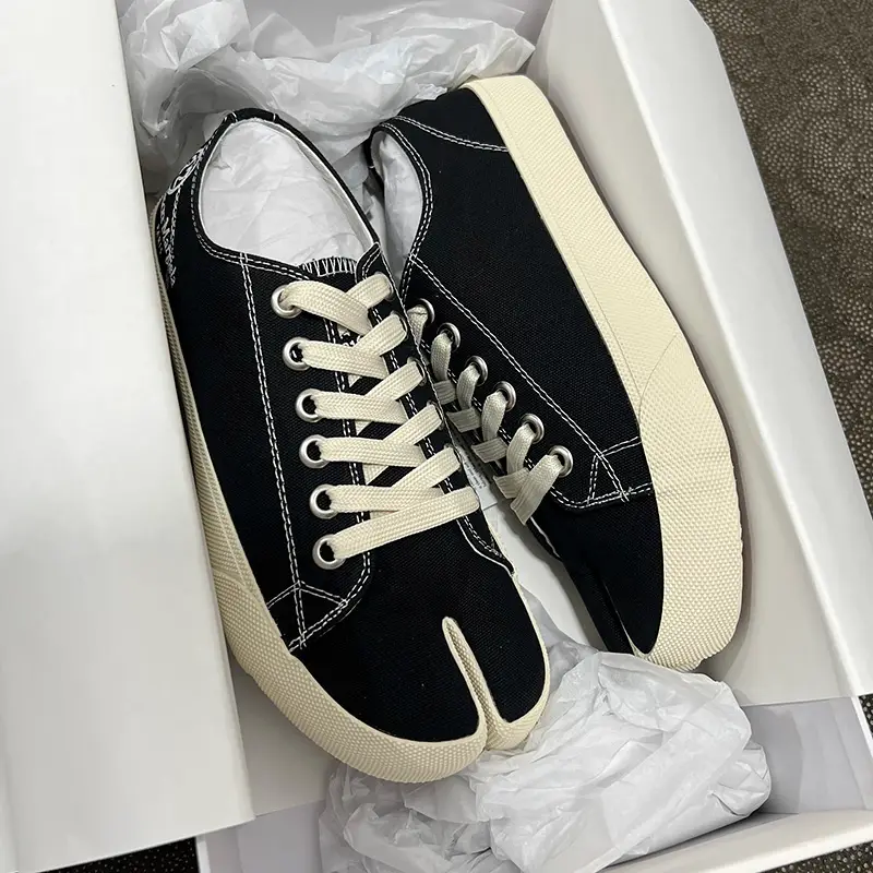 [Old Wang Who Plays with Shoes] Tabi Split-Toe Shoes for Men, Canvas Shoes, Pig's Trotters Shoelace Casual Sports Flats Biscuit Shoes for Women
